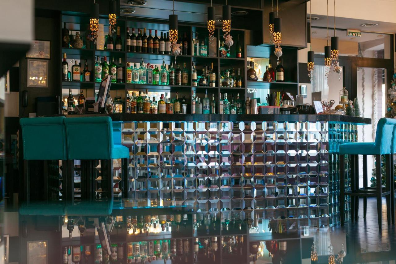 River Side Hotel Tbilisi Exteriér fotografie The bar at the hotel