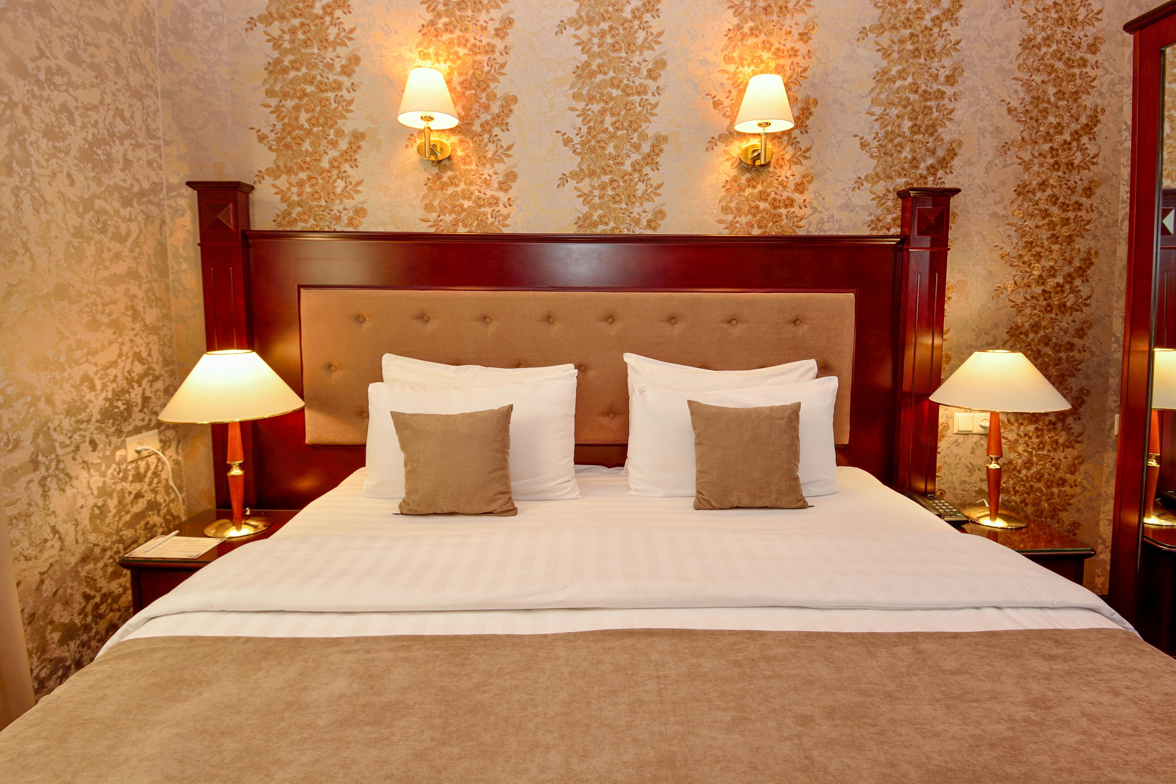 River Side Hotel Tbilisi Exteriér fotografie A bedroom