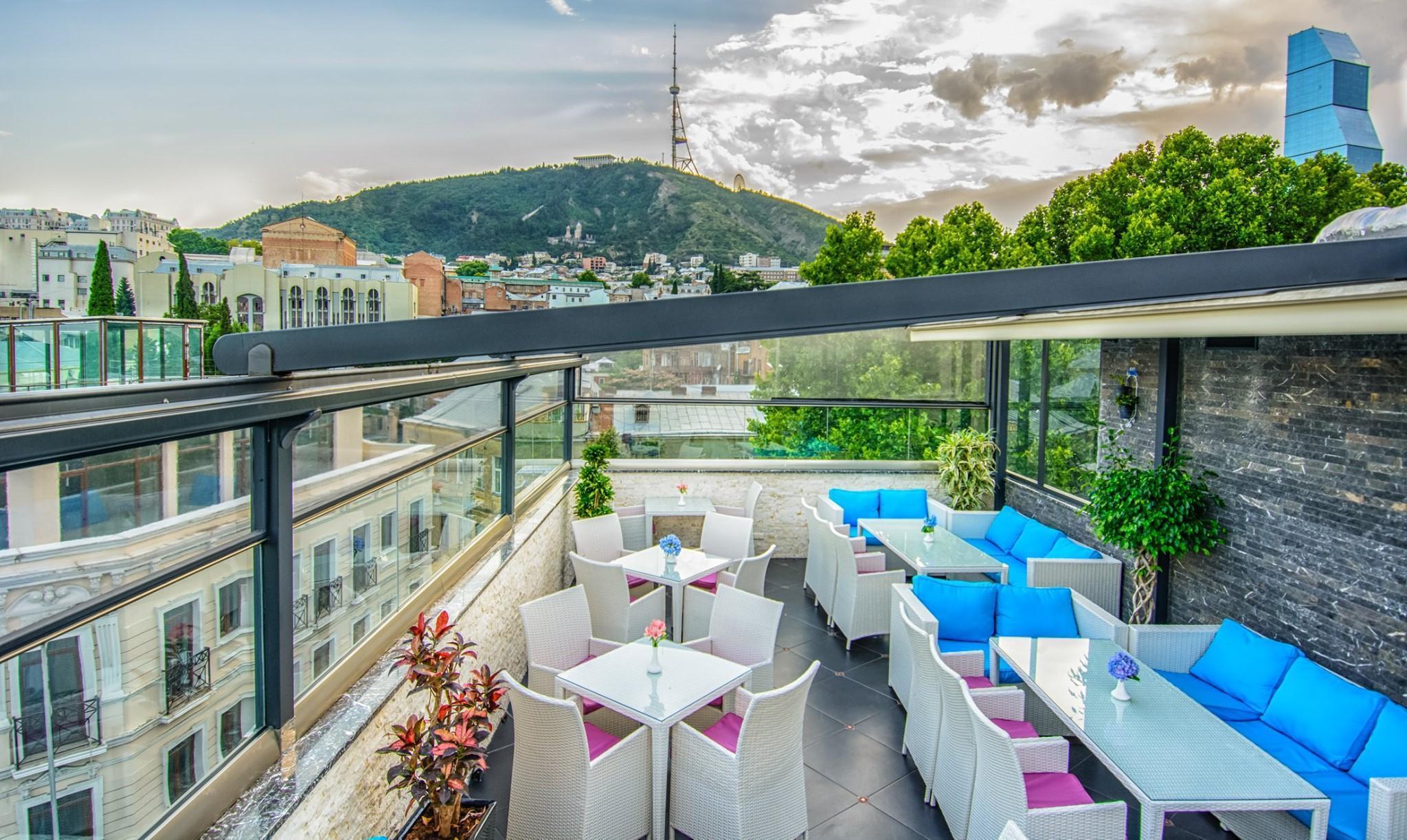 River Side Hotel Tbilisi Exteriér fotografie Sky Bar