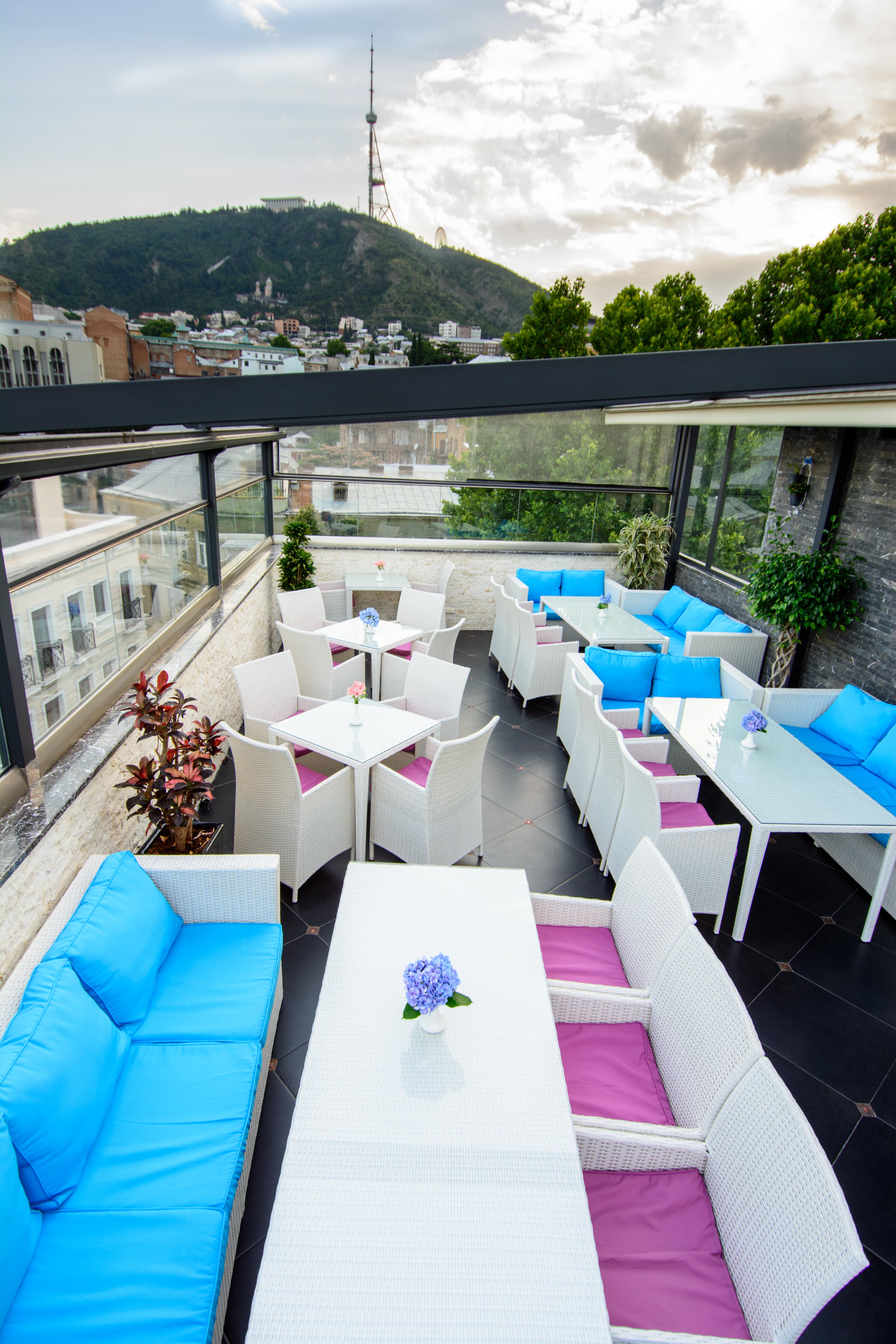 River Side Hotel Tbilisi Exteriér fotografie The Sky Bar