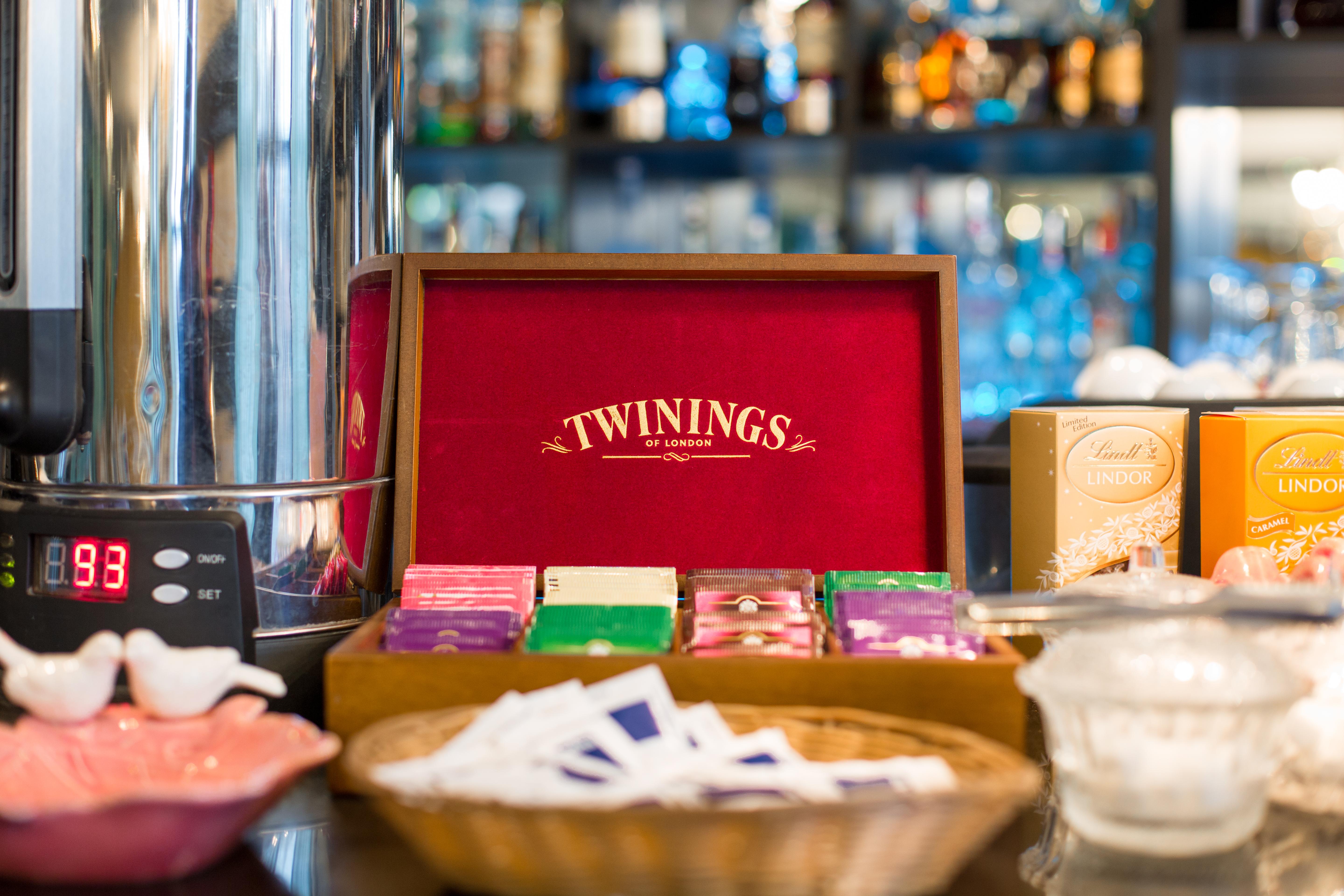 River Side Hotel Tbilisi Exteriér fotografie Twinings tea