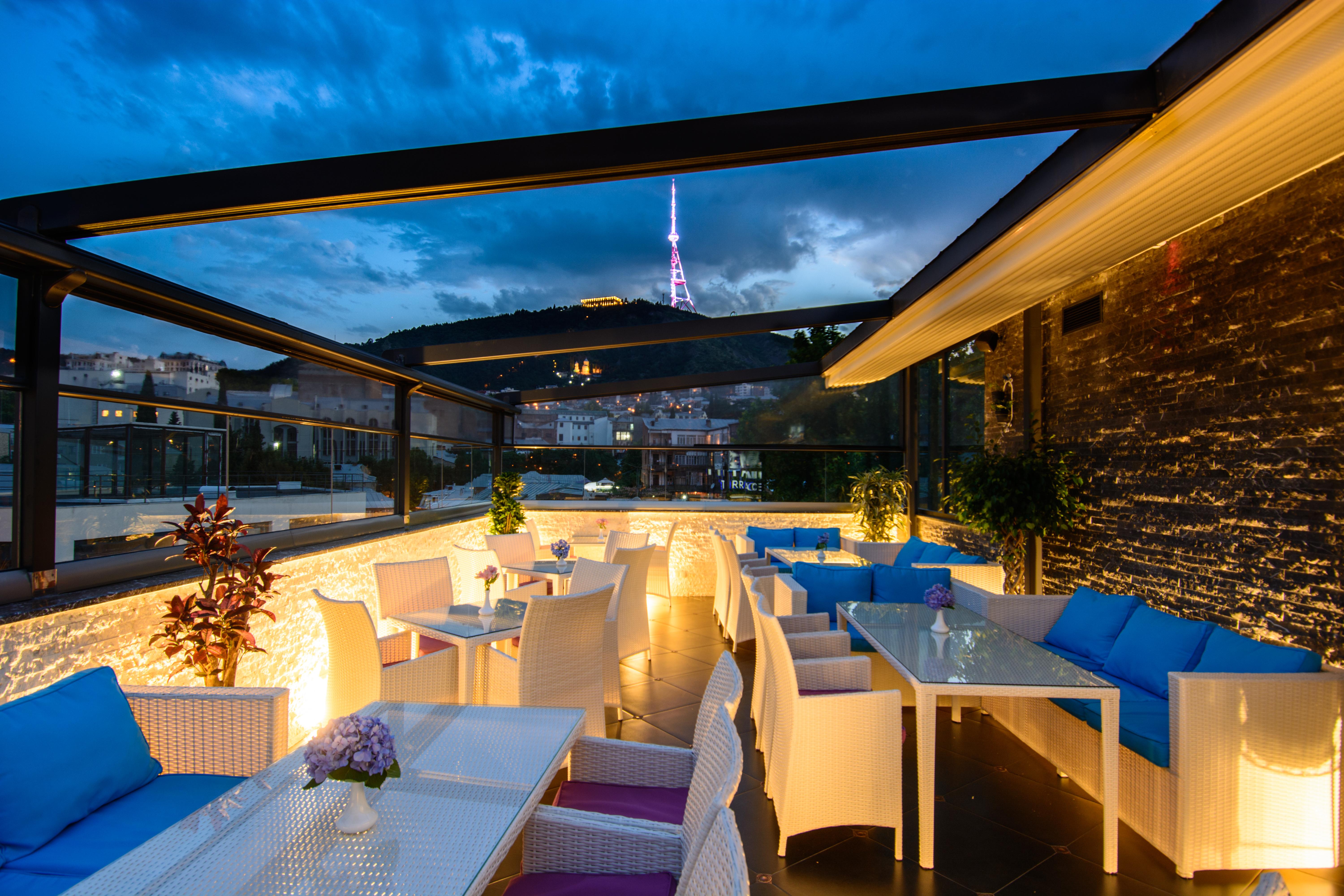 River Side Hotel Tbilisi Exteriér fotografie The Sky Bar