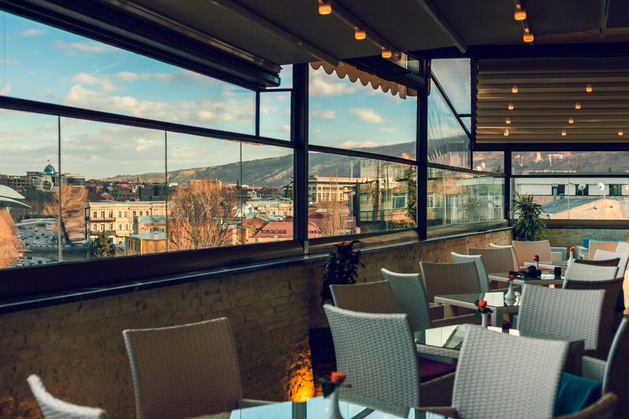 River Side Hotel Tbilisi Exteriér fotografie Sky Bar