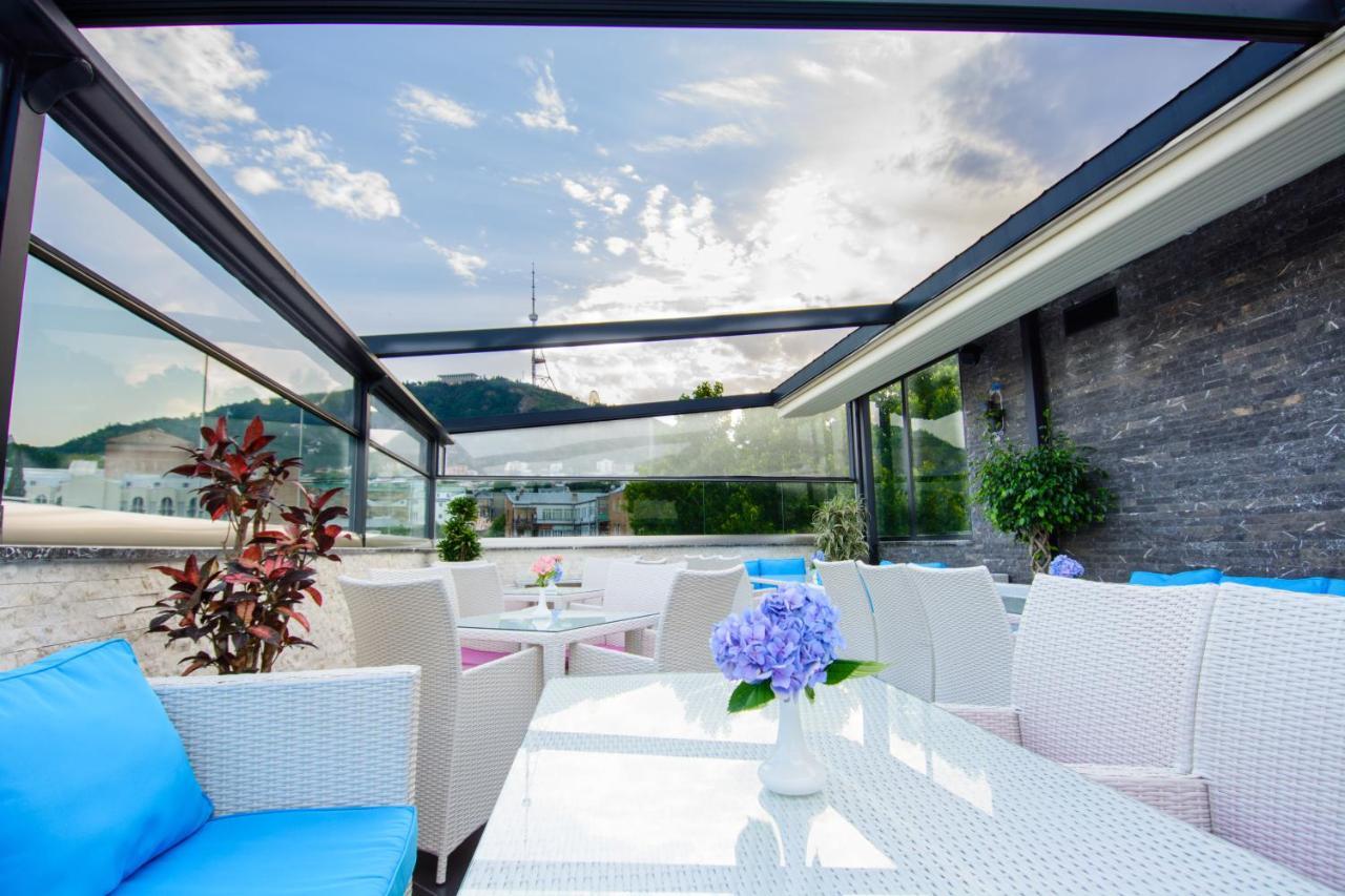 River Side Hotel Tbilisi Exteriér fotografie The Sky Bar